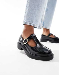 ASOS DESIGN - Margo - Babies plates - Noir | ASOS Mary Jane Flat Shoes, City Break Outfit, Sacs Tote Bags, Mary Jane Shoes Flat, Baby Plates, Baskets Adidas, Mary Jane Flats, White Trainers, Heeled Loafers