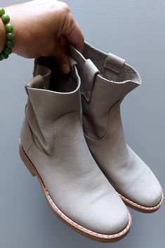 "Roots leather ankle boots. Soft light beige natural tone leather, some marks, scuffs, signs of wear. Fits approx. ladies size 7 - not , outer toe to heel approx. 10\" widest width 3.85\" Flat, rubber soles, clean, minimal signs of wear. Inseam approx 6\", pull tabs Made in Canada" Ankle Boots Flat, Natural Tones, Shoe Style, Soft Light, Leather Ankle Boots, Light Beige, Boot Shoes Women, Trending Shoes, Soft Leather