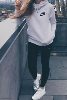 Popular Fall Outfits, Pinterest Women, Angela Lanter, Looks Adidas, Cute Sporty Outfits, Look Legging, Teenage Outfits, Nike Leggings