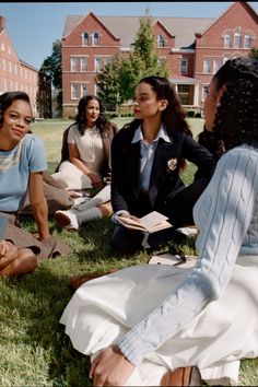 african american college students dressing well Ralph Lauren Hbcu, Ralph Lauren Preppy Ivy League, Ralph Lauren Black Women, Hbcu Ralph Lauren, Ralph Lauren Preppy Women, Ralph Lauren Back To School, Black Women Preppy Style, Black Ivy Style, Preppy Black Women