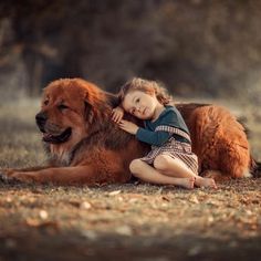 #goldenretrievers #kidswithdogs #dogsandkids #welovegoldens #goldenretrievercorner #goldens_ofinstagramWhat #dogs_of_instagram #dogs #doglovers #dogsofinstagram Baby Boy Pictures, Funny Birds, Shooting Photo, Cute Cats And Dogs, Large Animals, Kids Pictures