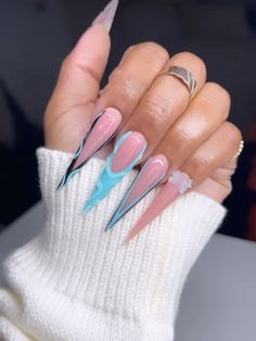 Stilleto Baddie Nails, Simple Baddie Nail Ideas, Stiletto Nails Designs Classy, Extra Baddie Nails, Cute Stiletto Nails Designs, Glitter Stiletto Nails, Stiletto Nail Design, Stiletto Nail Designs, Acrylic Nails Stiletto