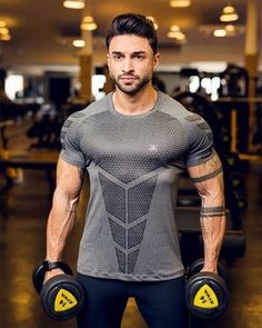 Gym Shirts Mens, Bodybuilding T Shirts, Compression T Shirt, Gym Outfit Men, Sporty Shorts, Mens Compression, Sport Top, Fitness Bodybuilding, Men's Muscle