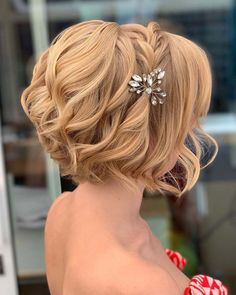 Short Hair 2022, Wedding Updos For Short Hair, Hairstyle Bridesmaid, Updos For Short Hair, Hair 2022, Wedding Updos, Mother Of The Bride Hair, Short Hair Lengths, Boho Wedding Hair