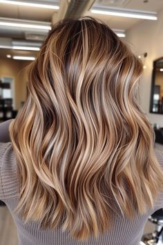 40+ Gorgeous Blonde Highlights Ideas To Try This Year - Flo's Blog Long Hair With Highlights And Lowlights, Strawberry Blonde Highlights In Brown Hair Honey Low Lights, Blond Hair Lowlights, Caramel Lowlights On Blonde Hair, Dark Highlights On Blonde Hair, Caramel Highlights On Blonde Hair, Highlighted Hair Blonde, Fall Blondes, Lowlights On Blonde Hair