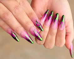 Green flame tips on pink ombre nails Hot Green Nails, Pink Green Nails Design, Nails Green Pink, Pink And Green Nail Designs, Green And Pink Nails Acrylic, Ombre Flame Nails, Pink And Green Ombre Nails, Rock Festival Nails, Nails With Flame Design