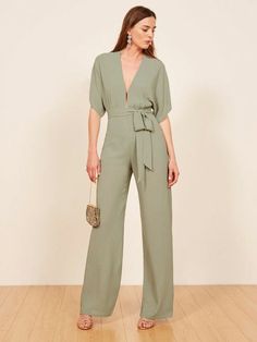 35 Cool Wedding Guest Jumpsuits Green Jumpsuit Outfit Wedding, Green Jumpsuit Outfit, Jumpsuit Outfit Wedding, Fancy Jumpsuit, Stylish Inspiration, Wedding Guest Outfit Fall, Outfit Wedding, Fall Wedding Guest Dress