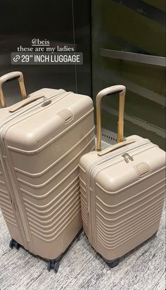 Big Luggage Suitcases, Pink Luggage Aesthetic, Luggage Sets Aesthetic, Beis Luggage Aesthetic, Suit Case Aesthetic, Beis Suitcase, Suitcases Aesthetic, Aesthetic Suitcase