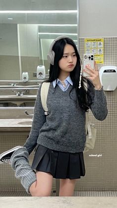 Korean School Outfits, Leg Warmers Outfit, School Uniform Outfits, Outfit Korean, Outfits With Converse, College Style