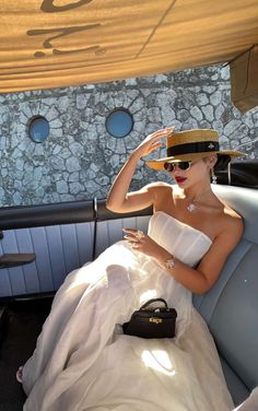 Horse Race Outfit, Yacht Party Outfit, Yacht Outfit, Money Dress, Race Outfit, Luxury Lifestyle Women, Yacht Party, Italy Outfits, Future Lifestyle