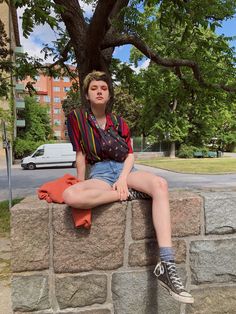 80s Fashion Nonbinary, Nonbinary Masculine Fashion, Enby Fashion Summer, 70s Queer Fashion, Queer Date Outfits, Queer Spring Fashion