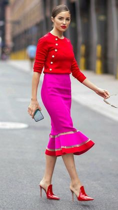 Color Blocking Outfits, Paris Chic, Olivia Culpo, Pencil Skirts, Herve Leger, Pink Skirt, Inspired Outfits, Mode Inspiration, Fashion Colours