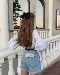 Look Retro, Aesthetic Hair, Looks Vintage, Outfits Casuales, Cute Casual Outfits, Pretty Hairstyles, Lany, Hair Looks, Classy Outfits