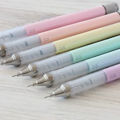 Tombow MONO Graph Shaker Mechanical Pencil 0.5 mm Aesthetic Pencils, Pastel School Supplies, Study Supplies, Pretty School Supplies, Stationary Items, Led Pencils