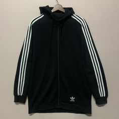 PLEASE READ DESCRIPTION FIRST BEFORE BUYING‼️‼️ Vintage Adidas Embroidery Small Logo Hoodies Sweater  ( Please refer measurement below ) *MEASUREMENT Armpit to armpit : 22.5 inches Length from top to buttom : 29.5 inches Sleeve length : 19.5 inches *CONDITION All in good condition No hole No Stain *MATERIAL Cotton *SHIPPING 🔥 We ship to worldwide with a tracking number. - All item will ship from Malaysia and will be ship by post Malaysia ( Flexipack ) - All item will be shipped out within 2-3 b Pull Adidas Vintage, Adidas Embroidery, Vintage Adidas Jacket, Logo Hoodies, Adidas Sweater, Adidas Vintage, Hoodie Logo, Thrift Finds, Sweater Vintage