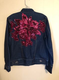 High Sierra Custom Denim Jacket Red Sequin Embellished Design Womens Medium - Etsy Painting Denim, Denim Painting, Denim Jacket Embroidery, Denim Upcycle, Jacket Art, Jacket Embroidery, Jacket Ideas, Painted Denim Jacket