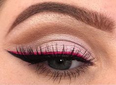 Colored Eyeliner Looks, Eyeliner Tricks, Gray Eyeliner, Blue Eyeliner Makeup, Dramatic Eyeliner, Swag Dress, Eyeliner Ideas, Pink Eyeliner, Eyeliner Tips