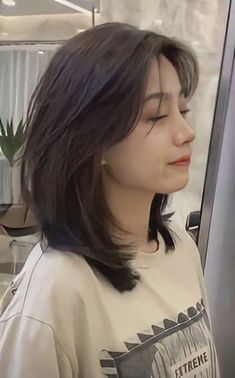 @hairfashionmania8071 #mediumhaircut #layeredhaircuts #Medium Layered Haircuts Outstanding Latest Medium Layered Haircuts Ideas For Girls 2023 On this, you will find100+ Amazing collections of Medium Layered Haircuts Design and how Bob Haircuts guide Hottest Chin-length Graduated Bob Haircuts https://youtu.be/2g4diEbyrnY Hairstyles Long Hair || long hairstyle girl for wedding https://youtu.be/vMFw_bJHPgY On this, you will find100+ Amazing collections of square bob Haircuts Designs and ho Asian Short Hair Wolfcut, Chinese Haircut Woman Short, Oval Face Asian Haircut, Low Maintenance Asian Haircut, Collarbone Length Hair Asian, Asian Shoulder Length Hair With Layers, Straight Asian Hairstyles, Choppy Layered Haircuts For Medium Hair Straight, Wolfcut Hair Short Straight