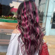 Long Hair Pink Highlights, Dark Hair With Color Highlights, Pink Chunky Highlights, Draculaura Hair, Hair Stripes, Pink Hair Dye, Hair Color Underneath, Hair Color Streaks