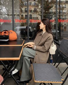 Autumn Ootd, Seasonal Outfits, Coat Korean, Fashion Travel Outfit, Daily Look, Fashion Poses, Winter Outfit