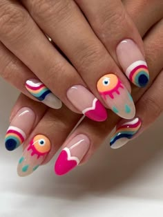 Lgbtq Nails, Boho Nail Ideas, Alien Nail Art, Festival Nail Ideas, Graphic Nail Art, Alien Nails, Nagellack Trends, Medium Almond