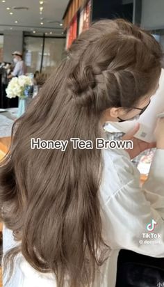 Mint Beige Hair Color, Hair Brown Color Ideas, Korean Hair Color Milk Tea Brown, Spring Light Hair Color, Boba Tea Hair Color, Vanilla Latte Hair Color, Light Brown Hair On Asian, Milktea Hair Colors Korean, Light Brown Beige Hair