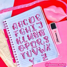 Idea 
Abecedario 
San Valentín 
Creatividad 
Letras bonitas 
Idea de Abecedario 
Plumones 
Lettering 
Stabilo Boss 
14 de febrero 
Tarjetas bonitas 
Letras Abc Lettering Fonts, Valentine Calligraphy, Hand Lettering Styles, Initial Art, Hand Lettering Cards, Bullet Journal Ideas Templates