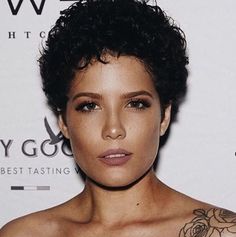 Halsey Short Hair, Halsey Hair, Short Hair Curly, Short Curly Hairstyles For Women, Short Curly Pixie, Curly Pixie Haircuts, Short Curly Haircuts, Short Straight Hair, Short Pixie Cut