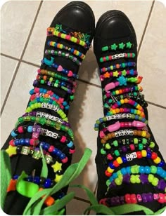 2000s Scene Accessories, Knee High Converse Kandi, Scenecore Jewelry, Kandi Shoe Laces, Cool Kandi Ideas, Kandi Clothing, Kidcore Diy, Kandi Shoes, Kandi Kid Outfit