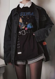 arizona shirt, denim jacket Gray Grunge Outfit, Soft Grunge Outfits Women, Grunge Outfit Shorts, Lofi Aesthetic Outfits, Grunge Outerwear, Alternative Winter Outfits, Slayer Aesthetic, Extreme Fatigue, Grunge Looks