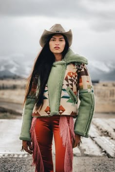 Opal Springs Merino Lulu Aviator – Lindsey Thornburg Lakota Clothing, Types Of Coats For Women, Ranch Outfits For Women, Camp Style Fashion, Hiking Chic, Modern Western Style, Cowboy Clothing, Western Jackets, Nomad Fashion