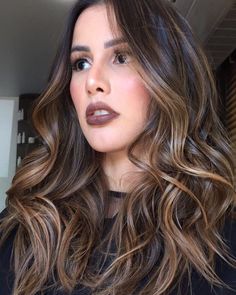 16.2k Followers, 288 Following, 1,948 Posts - See Instagram photos and videos from Alisson Acosta (@alissonacostaoficial_) Balayage Hair Dark, Brunette Balayage Hair, Balayage Hair Blonde, Brown Hair Colors