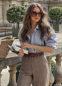 outfit inspo Work Outfits Women Office Professional, Elegantes Outfit Damen, Work Outfits Women Office, Chique Outfit, Lawyer Fashion, Chique Outfits, Business Casual Outfits For Work, Classy Work Outfits, Stylish Work Outfits