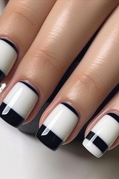 Aesthetic Nails Acrylic Summer, White Square Nails, Aesthetic Nails Acrylic, Short Nails Cute, Acrylic Nails Almond Shape, Fancy Nails Designs, Beauty Nails Design, White Square