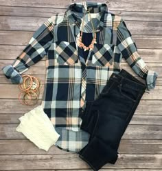 What I like about you Plaid Flannel Top: Peach Winter Outfits For Plus Size, Outfits For Plus Size Women, What I Like About You, Plaid Shirts, Flannel Tops, School Looks, Outfit Casual