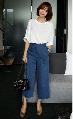 Cullote Jeans Outfit, Western Wear Outfits, Chique Outfits, Stylish Summer Outfits, Pants Outfits, Elegante Casual, Mode Casual, Casual Work Outfits