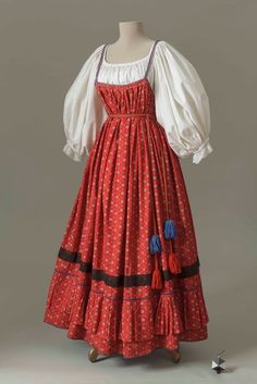 Seinä Russian Dress, Russian Clothing, Ethno Style, Folk Clothing, Russian Style, Russian Folk, Folk Dresses, Medieval Clothing, Folk Fashion