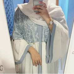 Islamic Clothing Abayas, Hijab Gown, Modest Outfit Ideas, Modesty Outfits, Muslimah Dress, Muslim Women Fashion, Mode Abaya, Hijabi Style, Abaya Designs