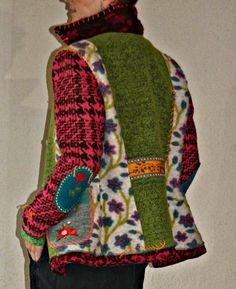 die Komplizin: neue Jacke am Modell Denim Refashion, Wearable Art Fashion, Quilted Clothing, Patchwork Clothes, Sewing Fashion, Recycled Sweaters, Color Block Tee, Artist Outfit, Upcycle Jeans