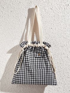 Gingham Tote Bag, Tas Denim, Sac Tote Bag, Tas Bahu, Diy Bag Designs, Diy Tote Bag, 자수 디자인, Black And White Canvas, Gingham Print