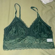 Shein / Size 1xl / Dark Green Bralette / Lace Designed / No Padding / Brand New / Open To Offers Butterfly Bra, Push Up Strapless Bra, Green Bralette, Floral Lingerie, White Bralette, Bralette Tops, Black Bra, Lace Fashion, Black Laces