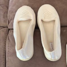 Nwot Off White Slippers, Very Soft, Comfortable White Slippers, Comfortable Slippers, Slippers Shoes, Virginia Woolf, Slipper Shoes, 9 And 10, Virginia, Color White, Slippers