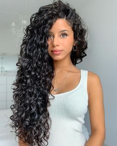 33 Most Flattering Hairstyles for Long Curly Hair Long Black Curly Hair, Curly Hair Types, Blonde Curly Hair, Black Curly, Beautiful Curly Hair, Black Curly Hair, Curly Hair Inspiration, Long Curly Hair, Long Curly