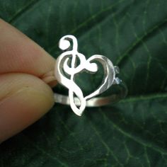 Music Teacher Appreciation Gifts, Treble Clef Ring, Music Note Ring, Trendy Music, Music Heart, Bass Clef, Pink Sapphire Ring Engagement, Silver Dog, Music Jewelry