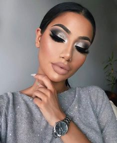 Nice Makeup, Silver Eye Makeup, Grey Makeup, Silver Makeup, Eye Makeup Styles, Glam Makeup Look, Beautiful Eye Makeup