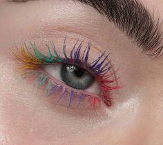 Eyelash Looks, Makeup Minimalist, Editorial Make-up, Rainbow Eye Makeup, Colored Lashes, Makeup At Home, Rainbow Makeup, Cool Makeup Looks, Colorful Eye Makeup