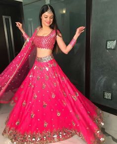 Lehenga Choli Designs, Saree Bollywood, Lehenga Blouse Designs, Indian Bridal Lehenga, Patiala Suit, Pink Lehenga, Red Lehenga