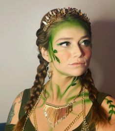 Nature Goddess Fantasy Makeup Looks Nature Theme Makeup, Fashion Fantasy Makeup, Gaia Goddess Makeup, Mother Nature Face Paint, Green Goddess Makeup, Woodland Nymph Makeup, Earth Element Makeup, Earth Themed Outfits, Simple Fantasy Makeup