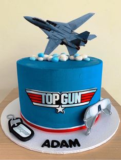 Jet Plane Cake, 10th Birthday Boy Cake Ideas, Pilot Birthday Party Ideas, Pilot Birthday Cake Ideas, Jet Birthday Cake, Fighter Jet Birthday Party, Aviation Cake Ideas, Pilot Cake Ideas, Pilot Birthday Cake