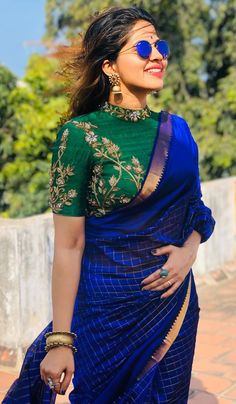 Blouse Designs High Neck, New Saree Blouse Designs, Latest Model Blouse Designs, Fashionable Saree Blouse Designs, Blouse Design Images, Blouse Designs Indian, Salwar Kamiz, Elegant Blouse Designs